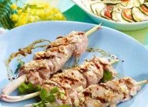 Lichettes de noix de veau grillées sur bâton de citronne et son tian de légumes
