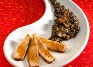 Mignon de veau, lentilles aux cèpes et crème persillée