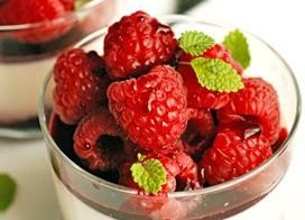 Panna cotta rose à la framboise