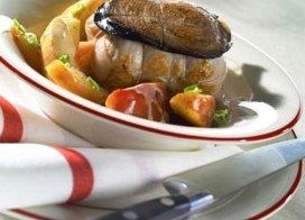 Paupiettes de veau rondelles d'andouille pommes à la crème