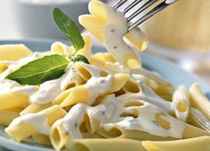 Penne au Gorgonzola, Noix et Basilic