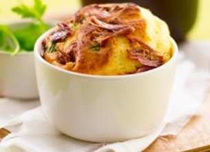 Petits soufflés au fromage et confit de canard