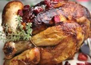 Pintade farcie au pain d’épices, potiron et cranberries