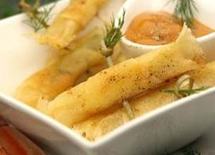 Rouleaux dorés de langoustines à l'aneth et bisque de crustacés