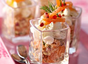 Tartare aux saumons et tomates confites, crème de Ricotta au Raifort