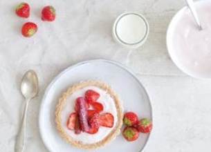Tartelettes à la rhubarbe et aux fraises