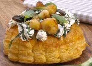 Tartes gonflées au brocciu et oignons confits