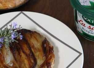 Tatin d'endives, sauce au roquefort Société