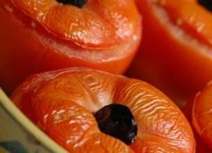 Tomates farcies Salakis et olives