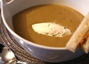 Velouté de cèpes et sa chantilly aux noix