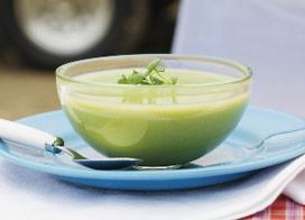 Velouté de petits pois aux herbes fraîches