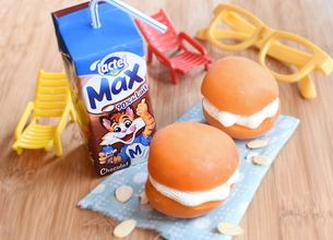 Macarons d'abricots et Lactel Max au chocolat