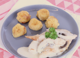 Aiguillettes de dinde à la crème, croquettes de pommes de terre Aiguillettes de dinde à la crème, croquettes de pommes de terre
