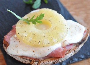 Bruschetta ananas et jambon à l'os