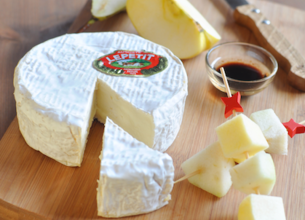 Camembert Lepetit et ses brochettes de fruits de saison