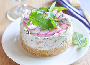 Cheese-cake au saumon fumé et roquette