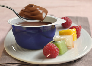 Brochettes de fruits & son Velours de crème Chocolat au lait La Laitière