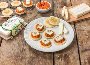 Toasts au fromage de brebis Lou Pérac et pesto rosso