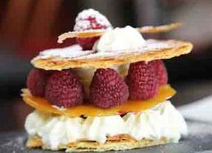 Mille et une feuilles au caramel et aux framboises
