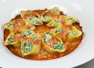 Conchiglionis farcis à la ricotta et aux épinards