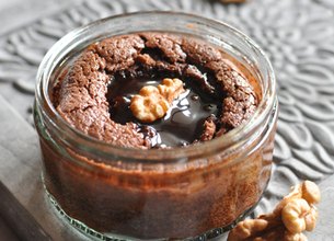 Coulant au chocolat fourré aux noix