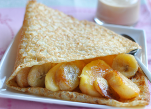 Crêpes aux fruits, sauce gourmandise
