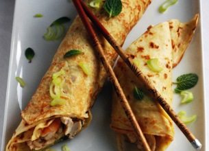 Crêpes aux crevettes, poulet et soja