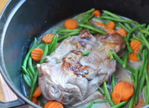 Épaule d’agneau à la vapeur et aux légumes