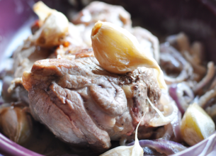Epaule d'agneau, confit d'oignons