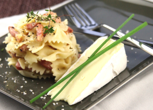 Farfalle à la crème de brie Roitelet et lardons
