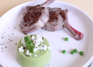 Flan de petits pois, chèvre frais et menthe