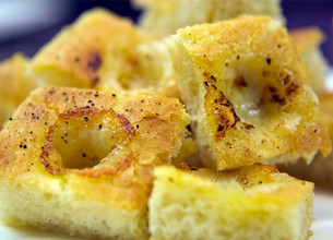 Focaccia à la mozzarella et à l’ail frais
