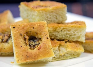 Focaccia au Roquefort et aux noix