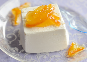 Fondant d'amandes et son coulis d'oranges amères