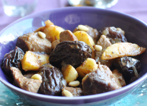 Fricassée de veau aux pommes et pruneaux