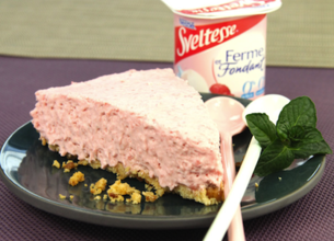 Gâteau mousseux aux fraises des bois