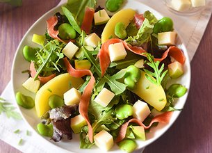 Salade composée à la Tomme de brebis Lou Pérac