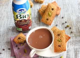 Financiers chocolat pistaches et son chocolat chaud