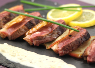 Magret de canard aux pommes et sa sauce au cidre
