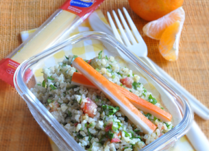 Menu Fraîcheur : Salade de boulghour/surimi, Emmental à Croquer, clémentines
