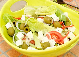 Salade au fromage de brebis Salakis