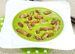 Velouté de petits pois et lardons