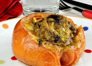 Tomates farcies au chèvre et pesto