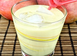 Cocktail de mangue à la violette