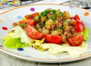 Salade de poires et d'andouille au pommeau