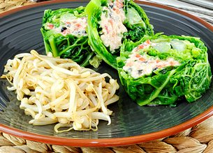 Chou vert au coeur de crabe, salade de soja frais