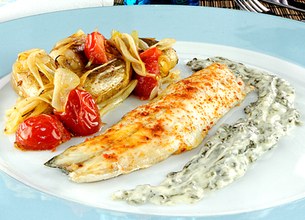 Bar rôti à la crème d'oseille