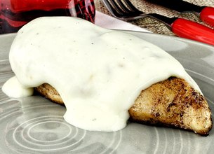 Suprême de volaille, sauce au munster