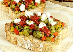 Tartines de légumes et chèvre