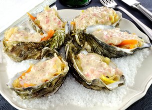 Huîtres chaudes et julienne de légumes en coquille